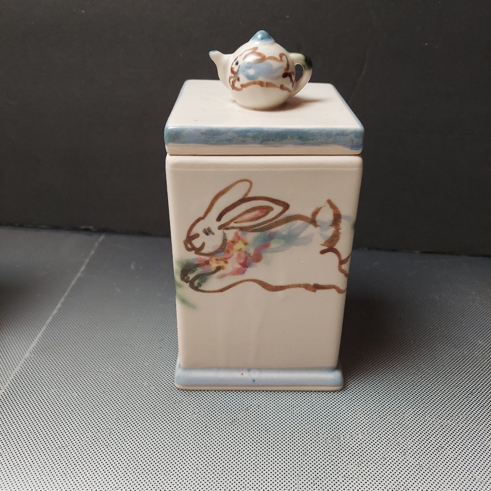 Clouds Folsom delightful rabbit tea lite holder with teapot lid